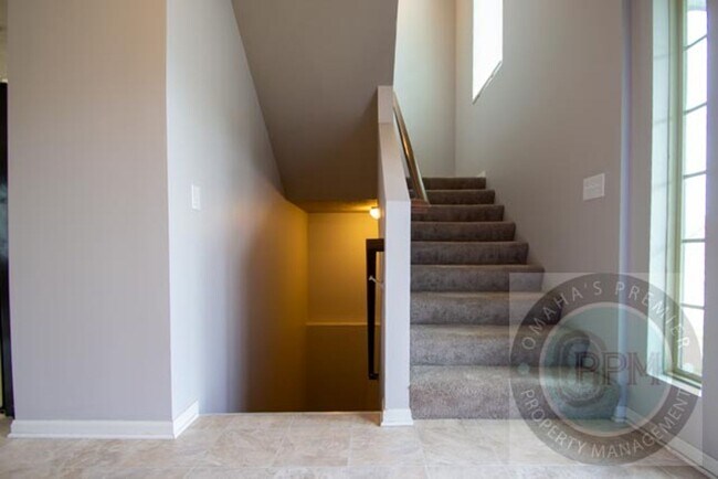 Foto del edificio - HUGE 3Bd/3Ba House in Bennington, NE!
