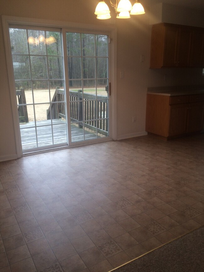 Foto del edificio - Beautiful Home located in Camden County and close to Water Access