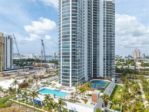Building Photo - 18911 Collins Ave
