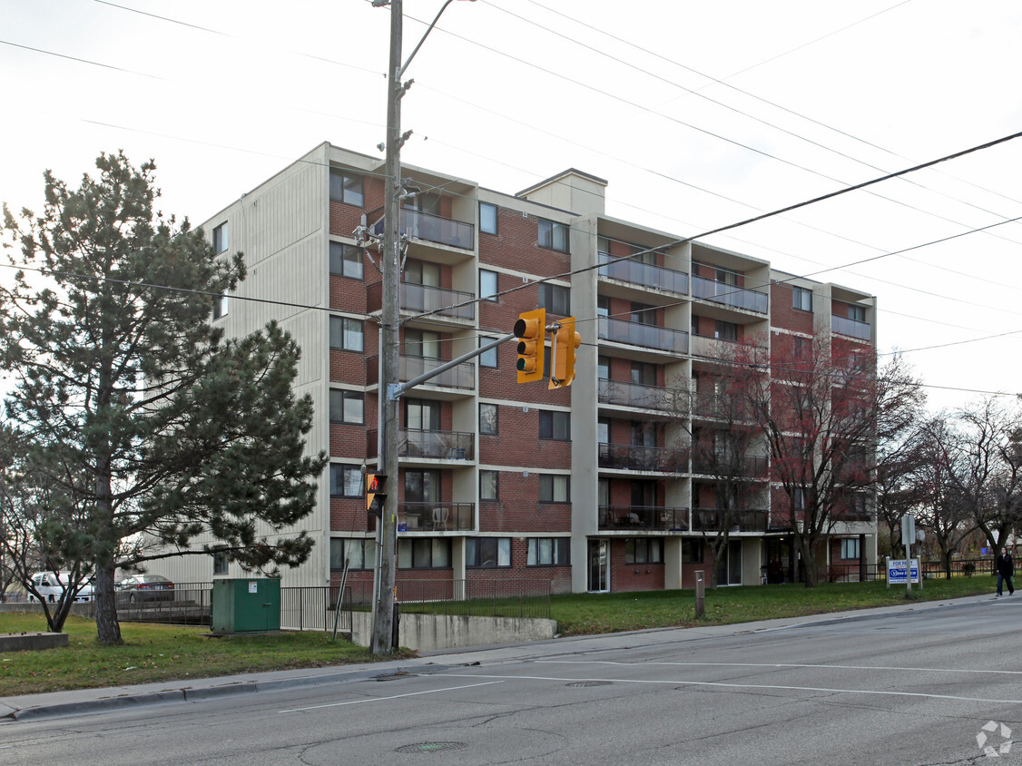 Primary Photo - 175 Bloor St W