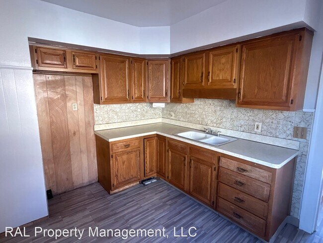 Building Photo - 3 br, 2 bath House - 3626 E 65th St