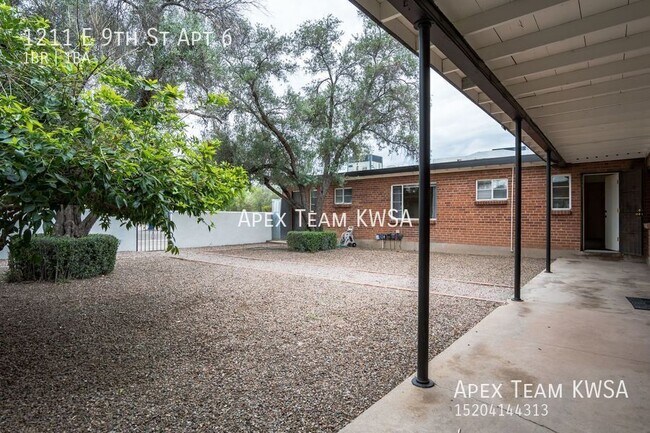 Foto del edificio - 1211 E 9th St