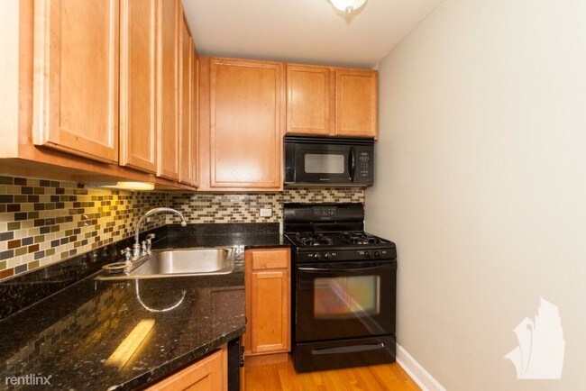 Foto del edificio - 2642 W Foster Ave