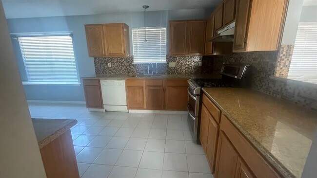 Foto del edificio - 9238 Golden Sunshine Dr