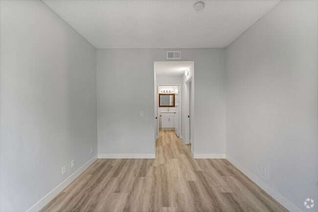 2BR, 2BA - 920SF - Catalina Apartments