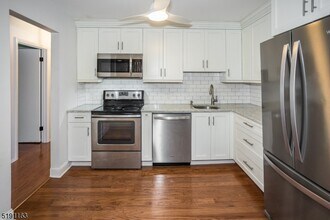 Building Photo - 41 Mt Kemble Ave