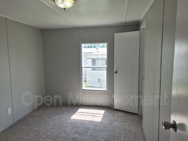 Foto del edificio - 4511 Dirt Rd