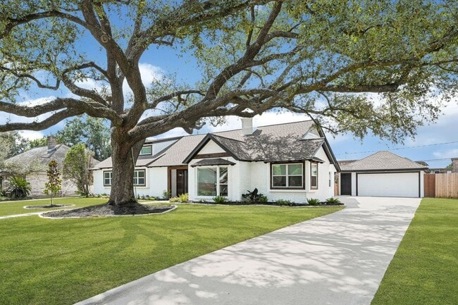 Foto del edificio - 2415 Moss Hill Dr