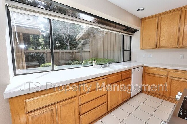 Foto del edificio - 11674 Gold Country Blvd