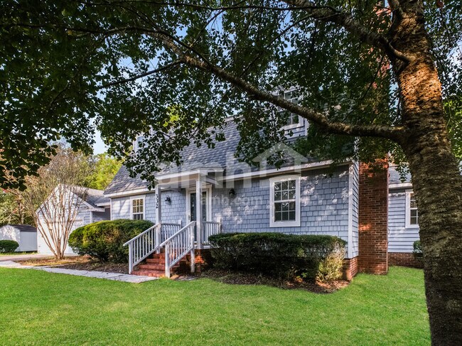 Foto del edificio - 332 Mendenhall Dr