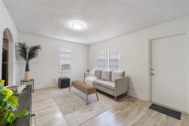 Foto del edificio - 2560 SW 67th Ave