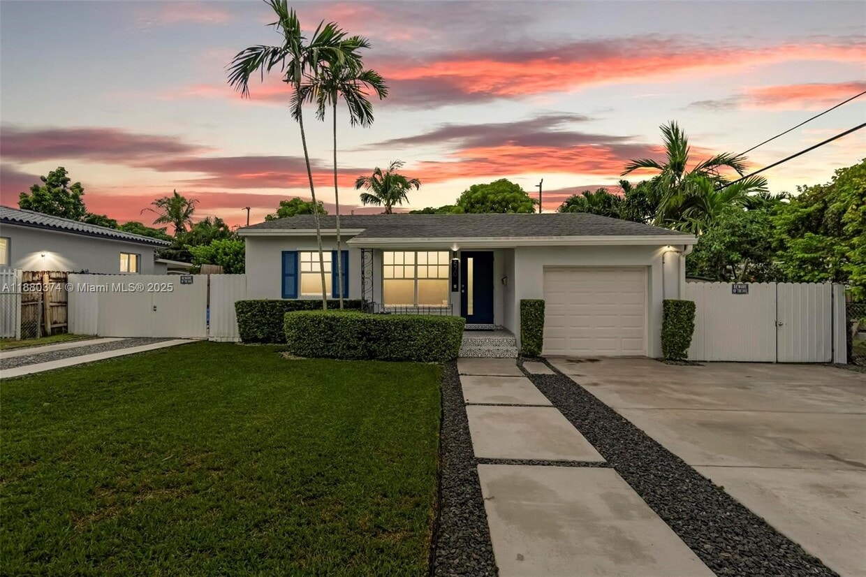 Primary Photo - 570 SW 45th Ave