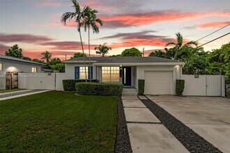 Building Photo - 570 SW 45th Ave