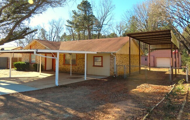 Foto del edificio - Fantastic 3 Bedroom Home in Winona ISD!