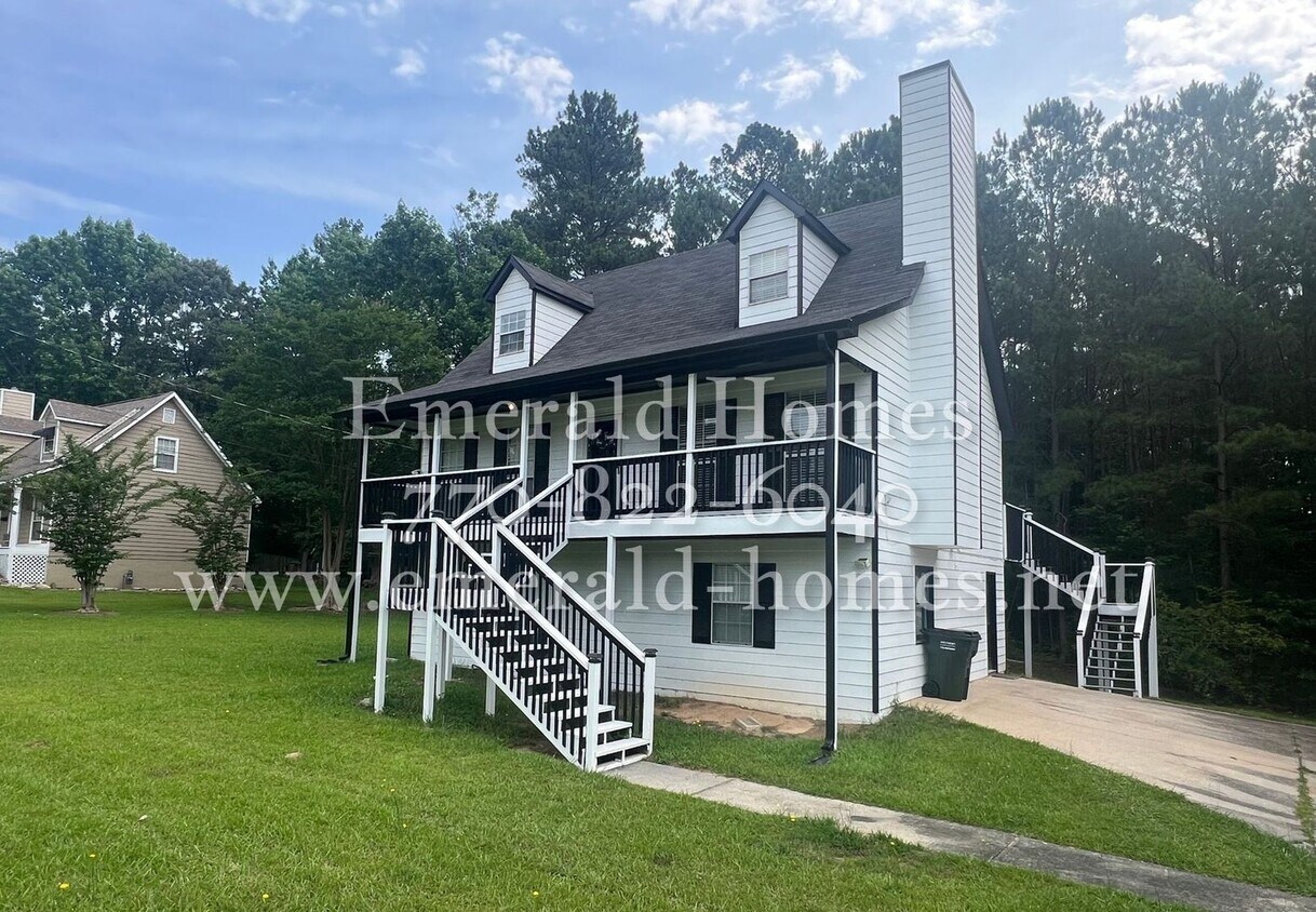 Primary Photo - Charming 3-Bedroom, 2-Bath Home with Finis...