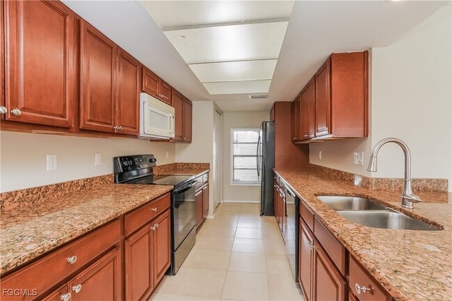 Foto del edificio - 605 SE 35th St