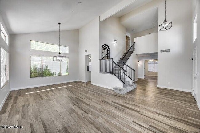 Building Photo - 1883 W Falcon Dr