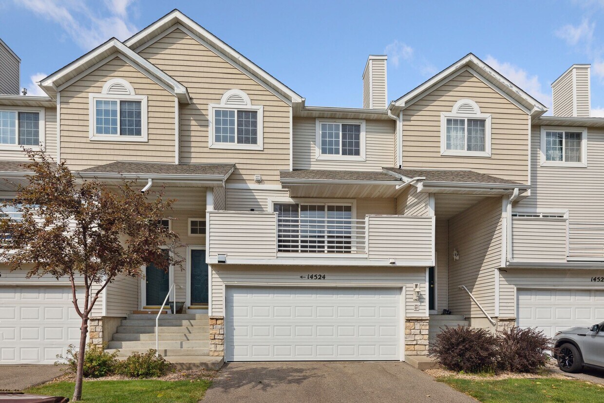 14524 Lockslie Trail, Savage, MN 55378 Townhome Rentals in Savage MN