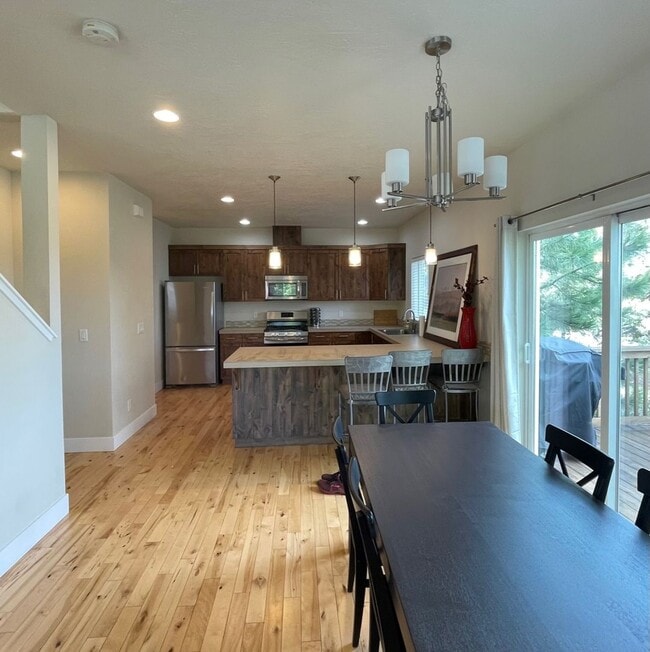 Building Photo - Lovely Furnished Space to Call Home Near t...