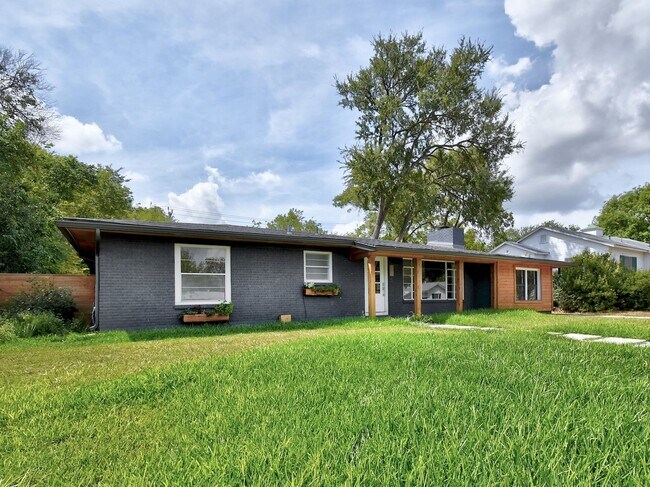 Building Photo - 128 W Hermine Blvd