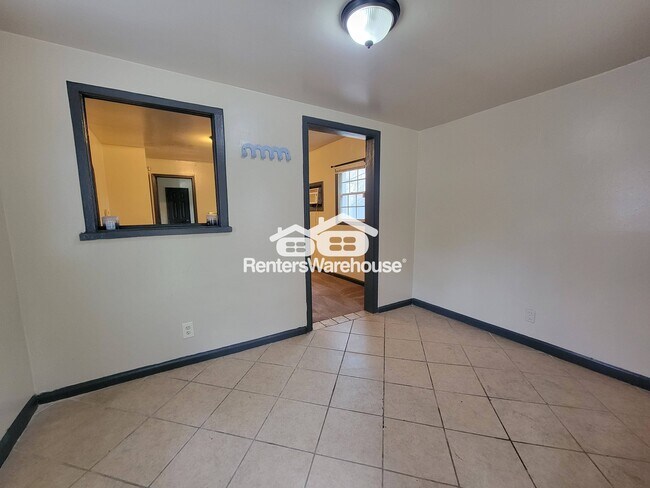 Foto del edificio - 1056 Regent St SW