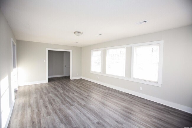 Foto del edificio - 4517 Haywood St