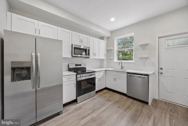 Foto del edificio - 1359 Crease St