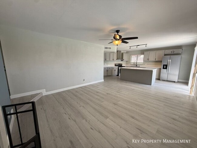 Building Photo - 6489 Bugbee Ave