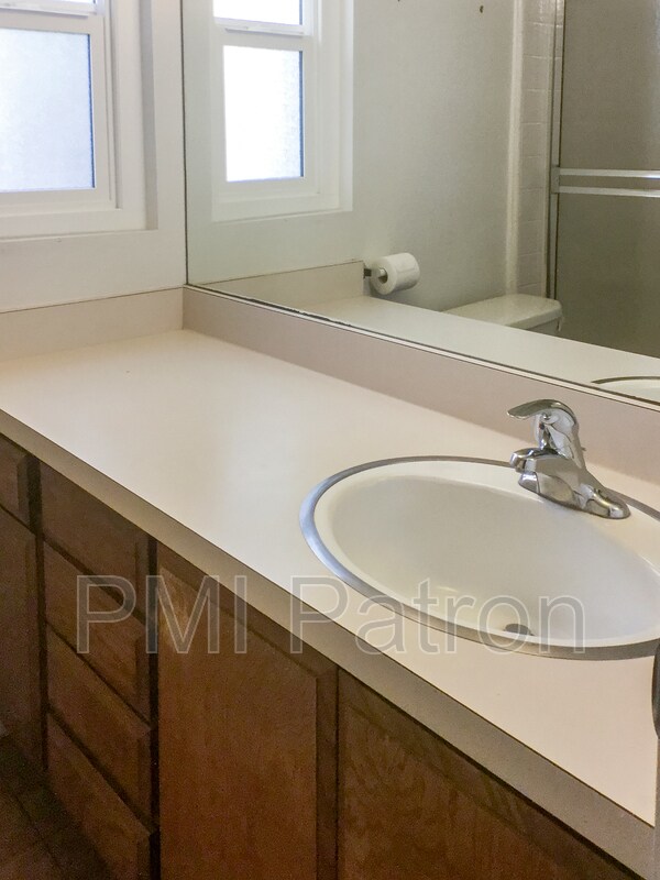 Foto del edificio - 145 Bay Shore Ave