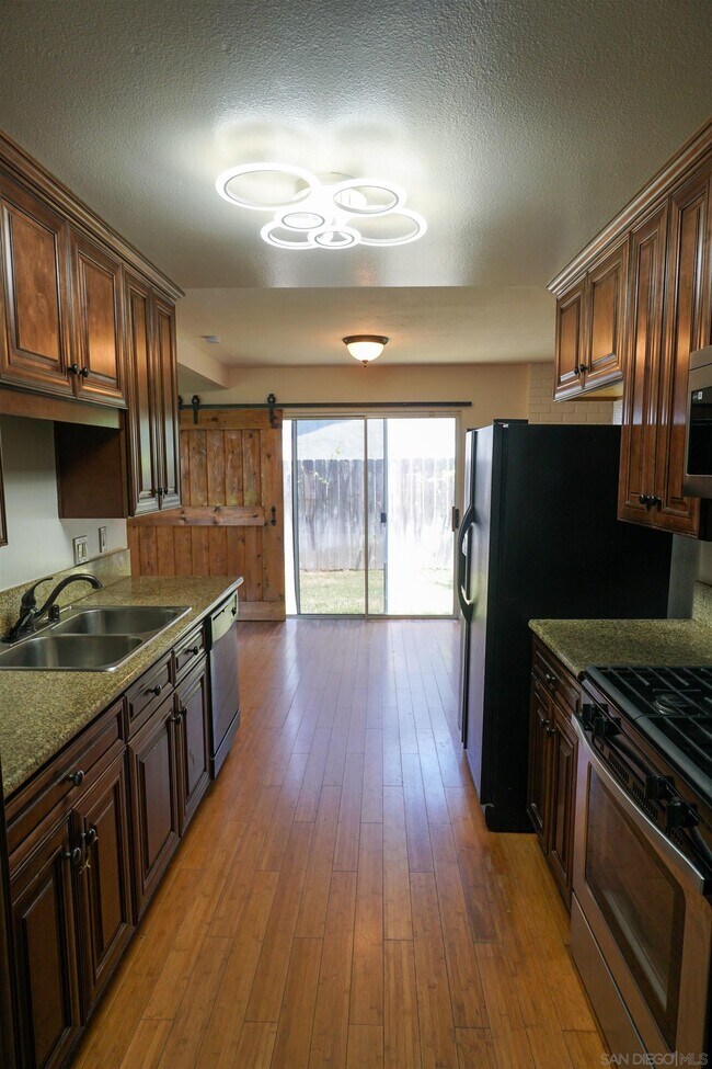Building Photo - 10021 Pebble Beach Dr