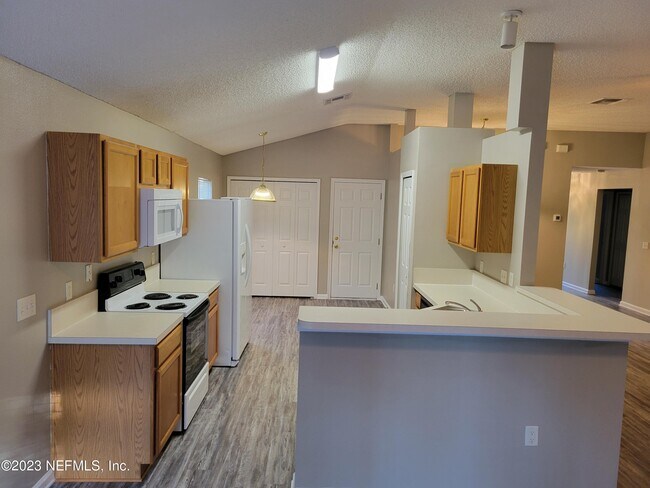 Foto del edificio - 24 Zoeller Ct