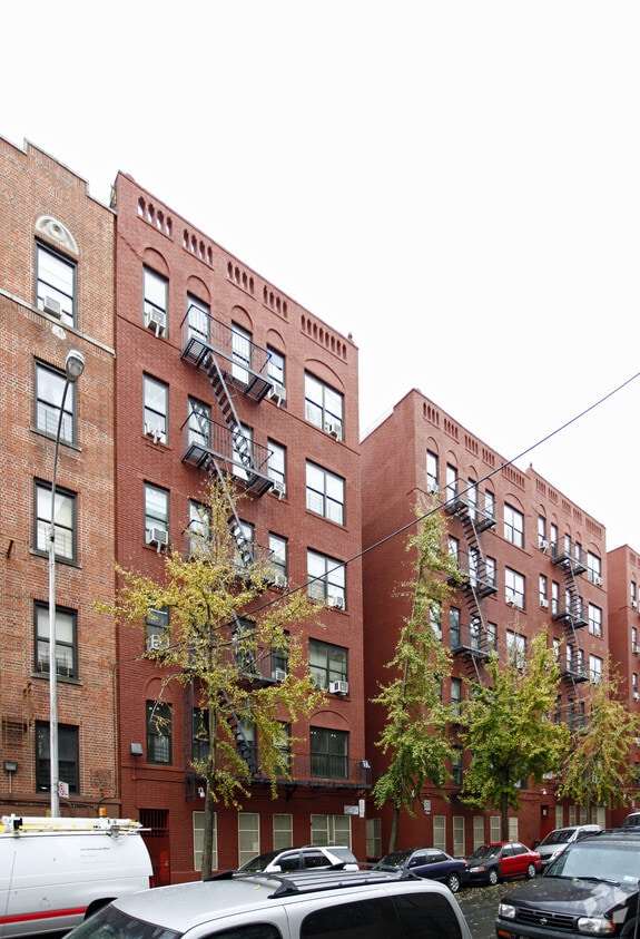 Primary Photo - 784 Fox St