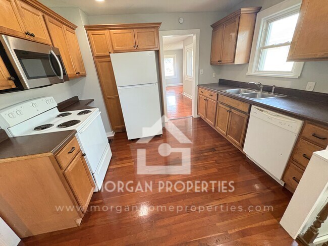 Foto del edificio - 220 W 38th St