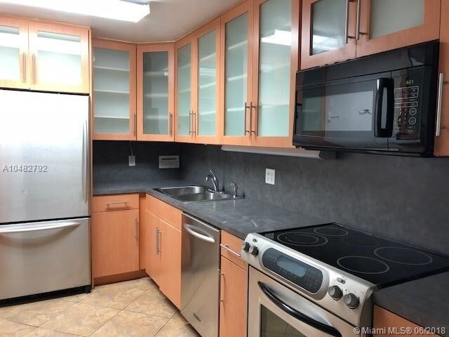 Foto del edificio - LONGWOOD TOWERS CONDO