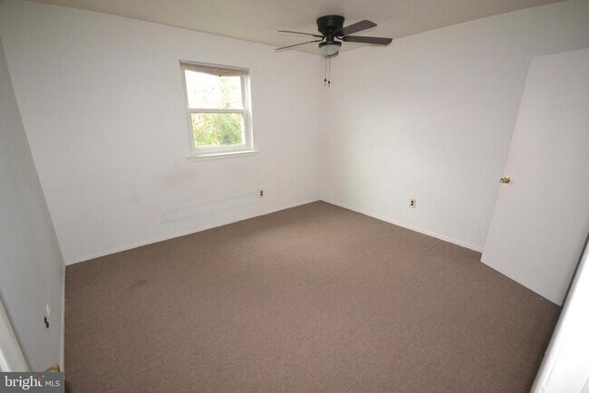 Building Photo - 5081 Defford Pl