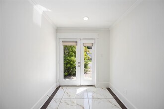 Building Photo - 2211 Detering St