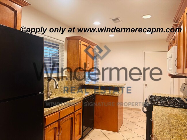 Foto del edificio - Charming 3 Bedroom Home with Bonus Room & ...