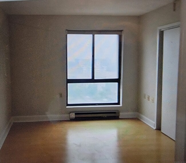 Building Photo - 60 Strawberry Hill Ave