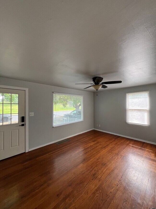 Building Photo - North Spokane Gem!! Half off First Months ...