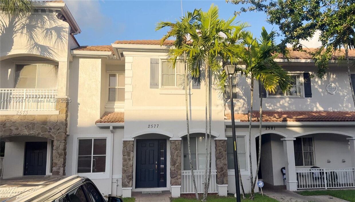 Foto principal - 2577 SW 82nd Ave