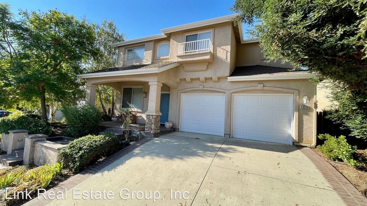 Primary Photo - 4 br, 3 bath House - 1329 Alder St.