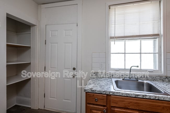 Building Photo - 406 Paines Ave NW