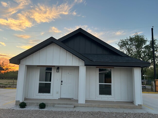 Foto del edificio - 229 Dub Dr