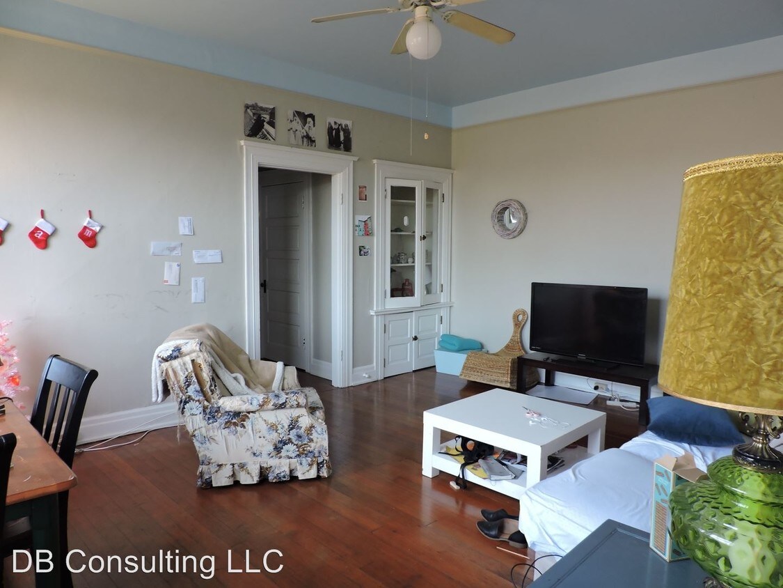 Primary Photo - 3405 Clifton Ave
