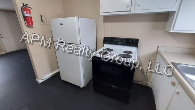 Building Photo - Two bedroom apartment off Harden Street