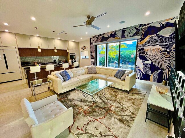 Foto del edificio - 648 NE 16th Terrace