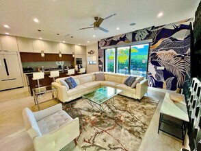 Building Photo - 648 NE 16th Terrace