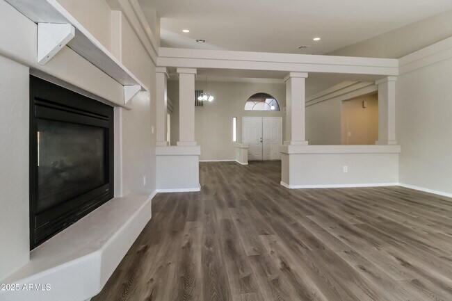 Building Photo - 9015 S 50th Ln