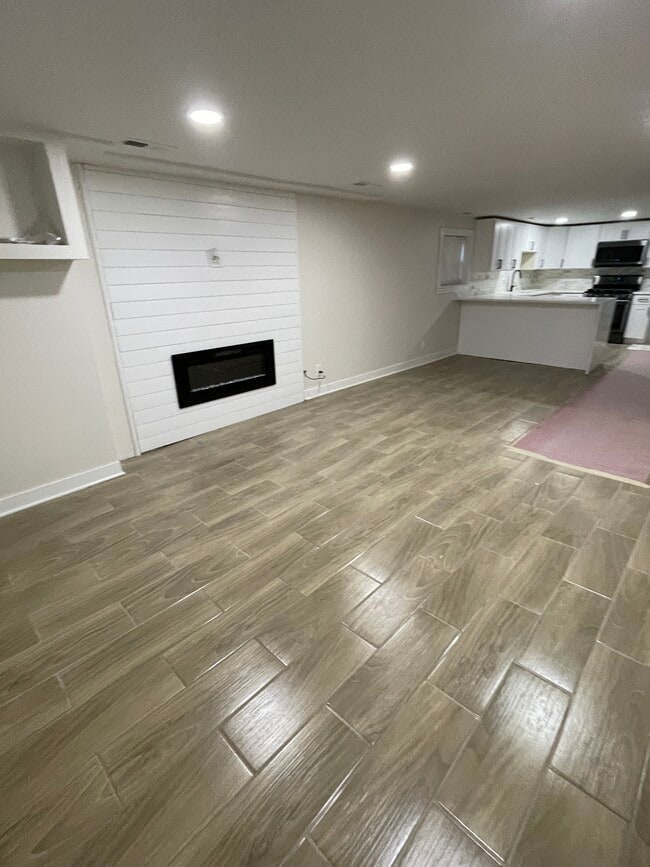 Foto del edificio - 5205 W Newport Ave