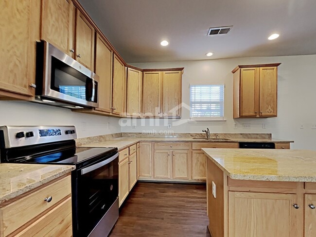 Building Photo - 7207 Tanners Creek Dr